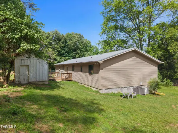 1689 Mccleary Bend, Sevierville, TN 37876