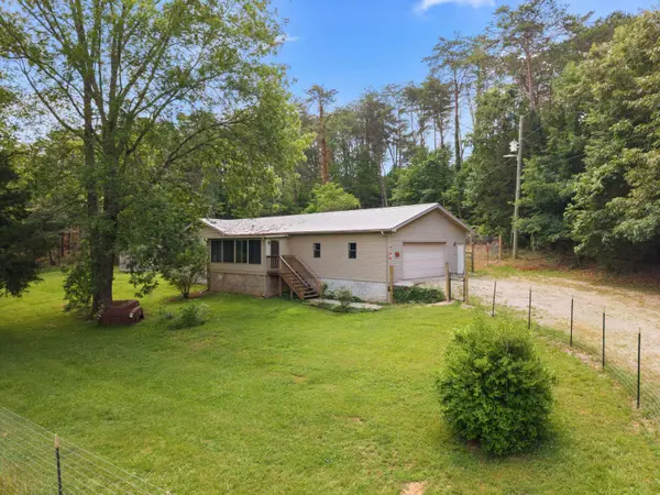 1689 McCleary Bend RD, Sevierville, TN 37876