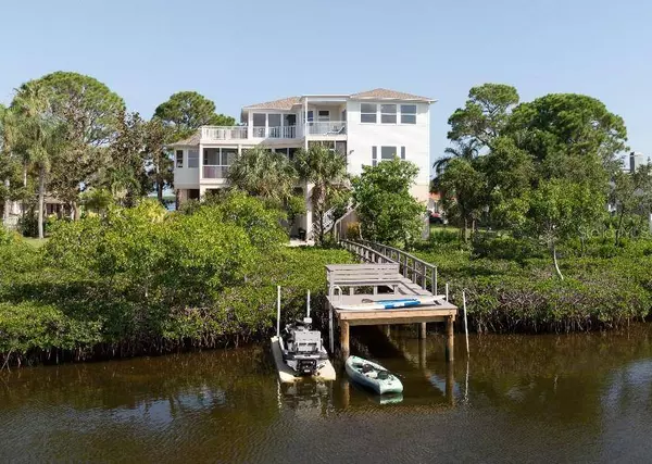 1661 SEA BREEZE DR, Tarpon Springs, FL 34689