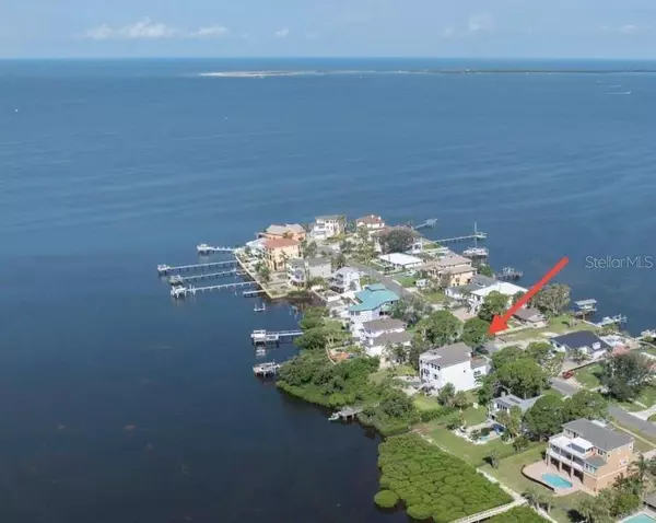 1661 SEA BREEZE DR, Tarpon Springs, FL 34689