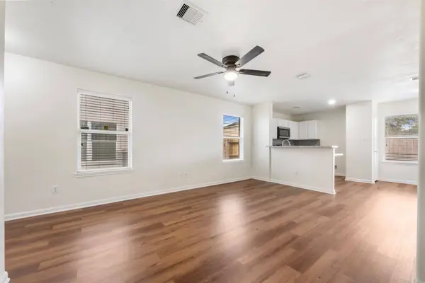 939 Blanchard Hill, Houston, TX 77047