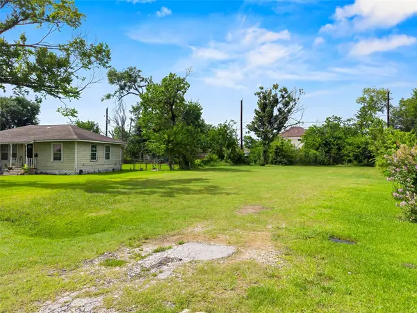 10425 N Oswego ST, Houston, TX 77029