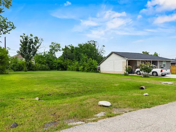 10425 N Oswego ST, Houston, TX 77029