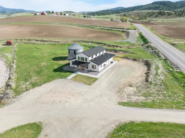10568 & 10565 Lava West Dr, Lava Hot Springs, ID 83246