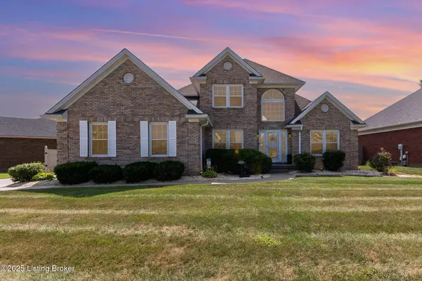 5027 Hunters Point Cir, Louisville, KY 40216