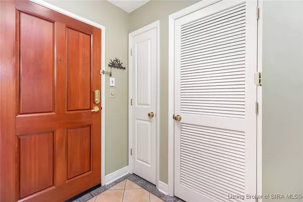 1 Riverpointe PLZ #520, Jeffersonville, IN 47130