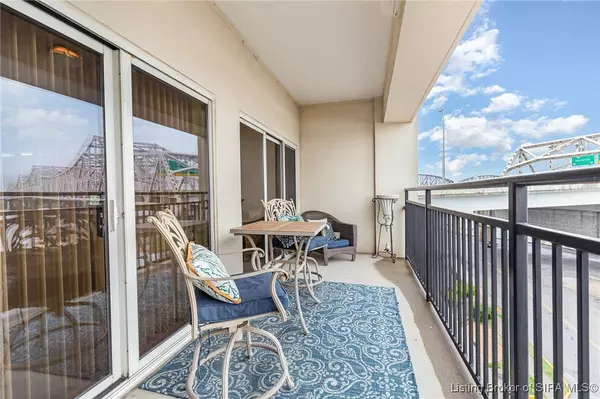 1 Riverpointe PLZ #520, Jeffersonville, IN 47130