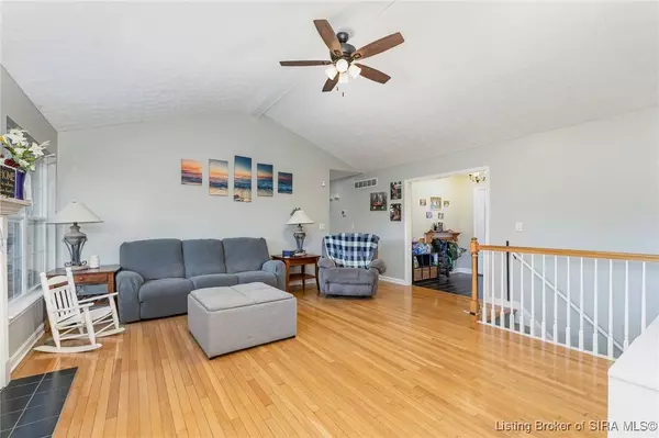 4106 Andrew DR, Floyds Knobs, IN 47119