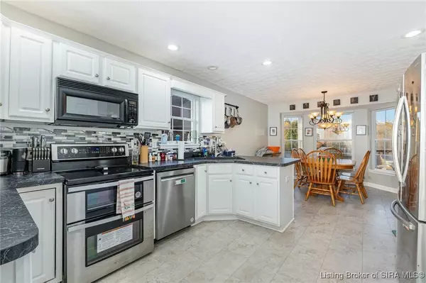 4106 Andrew DR, Floyds Knobs, IN 47119