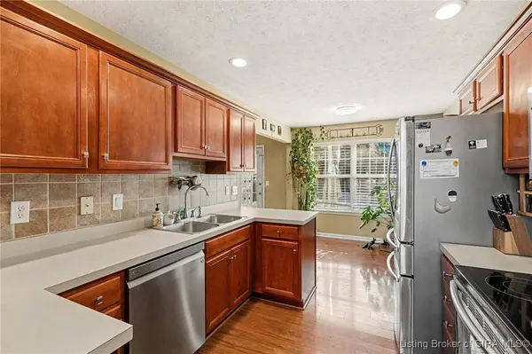 104 Blackiston Ridge CT, Clarksville, IN 47129