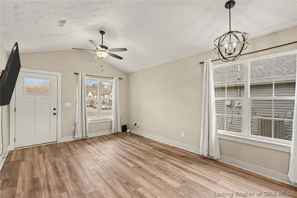 975 Wooded TRL, Scottsburg, IN 47170