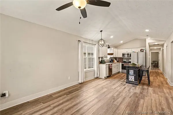 975 Wooded TRL, Scottsburg, IN 47170