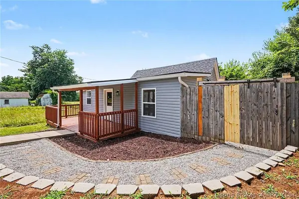 112 Carolyn AVE, Georgetown, IN 47122