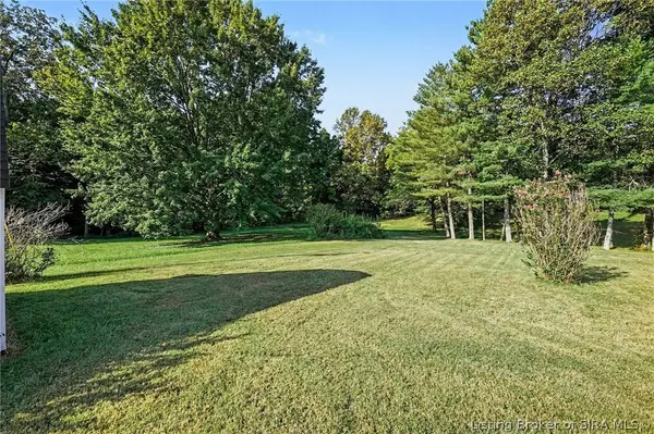 13305 Reisert RD NE, Palmyra, IN 47164