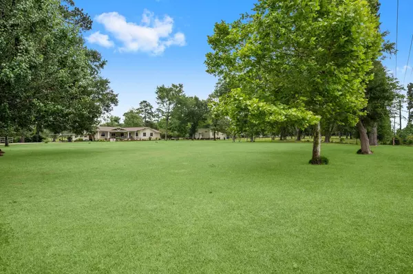 2400 Bowler RD, Waller, TX 77484