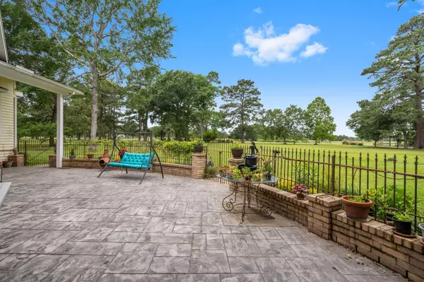 2400 Bowler RD, Waller, TX 77484