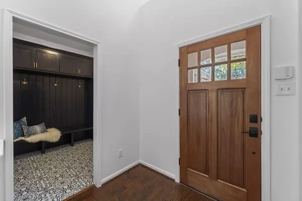 11 Snow Woods CT, The Woodlands, TX 77385