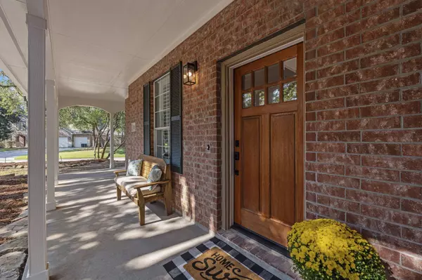 11 Snow Woods CT, The Woodlands, TX 77385