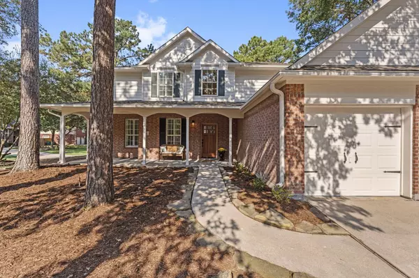 11 Snow Woods CT, The Woodlands, TX 77385
