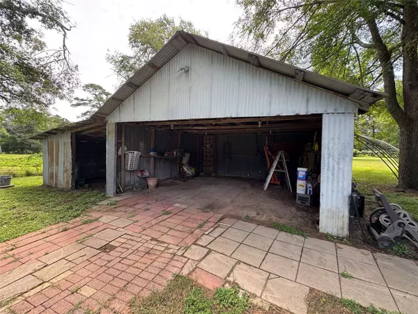 2300 Bowler RD, Waller, TX 77484