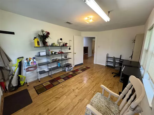 2300 Bowler RD, Waller, TX 77484