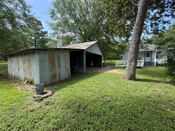 2300 Bowler RD, Waller, TX 77484