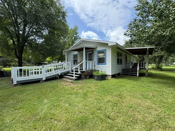 2300 Bowler RD, Waller, TX 77484