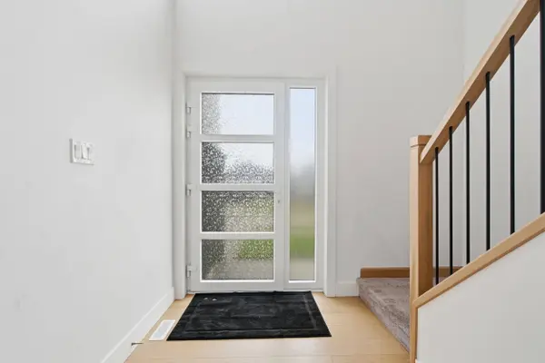 25 Alexander CIR, Strathroy-caradoc, ON N7G 0B4