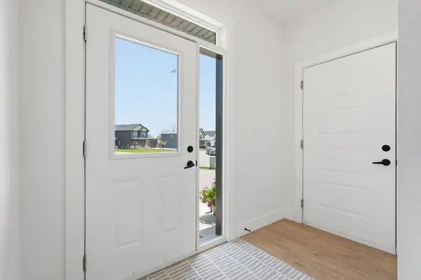 32 Helen CT, Central Elgin, ON N0L 1B0