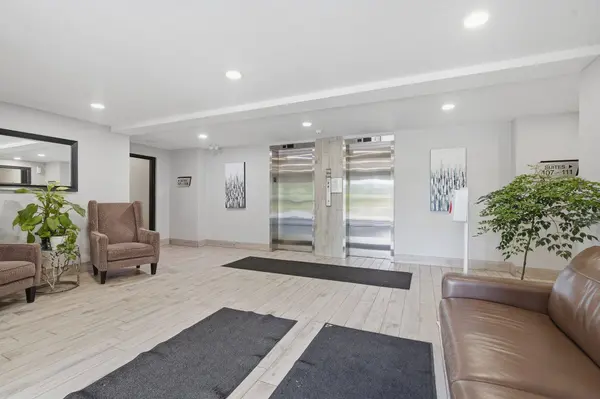 931 Wonderland RD S #302, London South, ON N6K 2X6