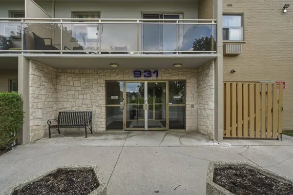931 Wonderland RD S #302, London South, ON N6K 2X6
