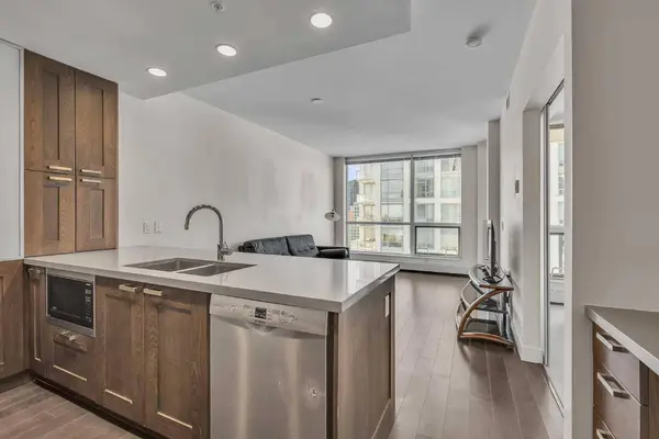 222 Riverfront AVE SW #1418, Calgary, AB T2P0W3