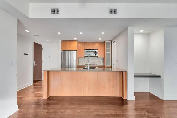 1118 12 AVE SW #901, Calgary, AB T2R 0P4