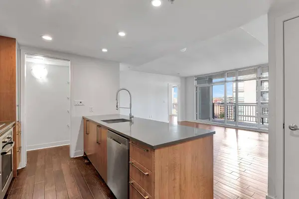 1118 12 AVE SW #901, Calgary, AB T2R 0P4