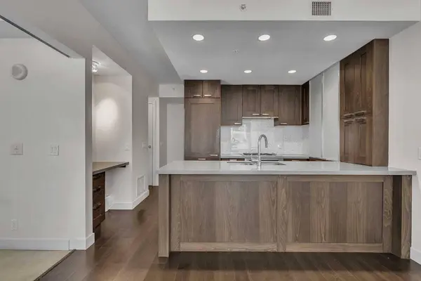 222 Riverfront AVE SW #1418, Calgary, AB T2P0W3