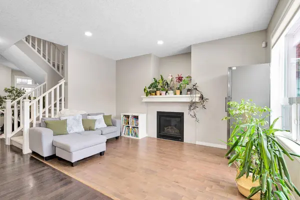 177 Cougar Ridge Close SW, Calgary, AB T3H 0V4