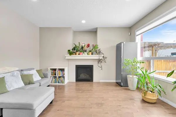 177 Cougar Ridge Close SW, Calgary, AB T3H 0V4