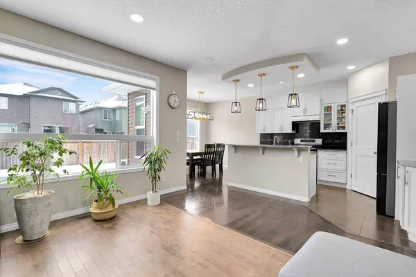 177 Cougar Ridge Close SW, Calgary, AB T3H 0V4