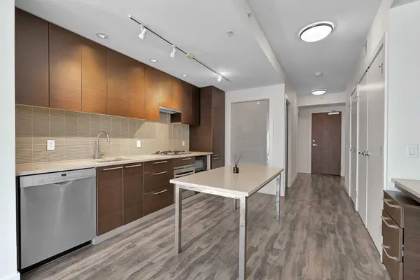 222 Riverfront AVE SW #544, Calgary, AB T2P 0X2