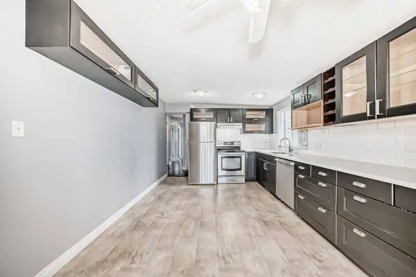 921 Mckinnon DR NE, Calgary, AB T2E7B5