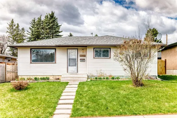 8623 Alanwood ST SE, Calgary, AB T2H 1R9
