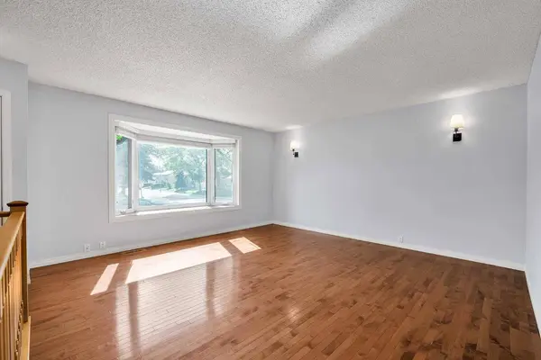 7127 18 ST SE, Calgary, AB T2C 1K2