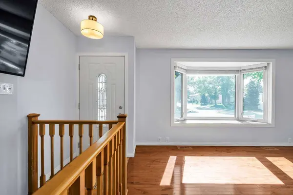 7127 18 ST SE, Calgary, AB T2C 1K2
