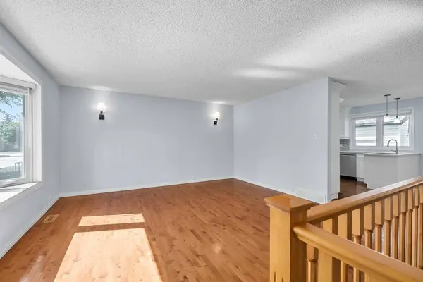 7127 18 ST SE, Calgary, AB T2C 1K2