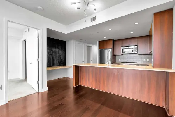 1118 12 AVE SW #2407, Calgary, AB T2R0X4