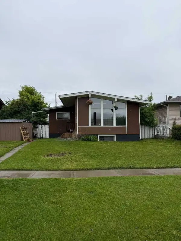 4603 Edmonton TRL NE