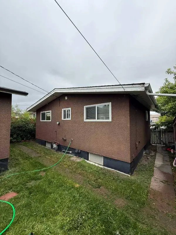 4603 Edmonton TRL NE, Calgary, AB T2E 3V7