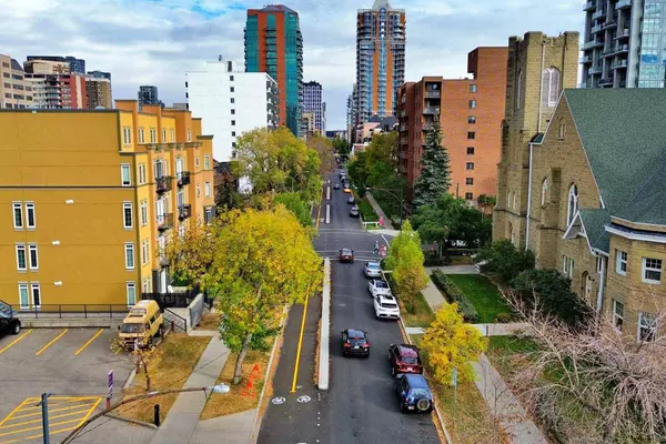 1000 15 AVE SW #209, Calgary, AB T2R 0S6