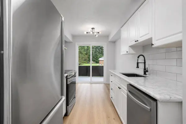 5315 53 AVE NW #1, Calgary, AB T3A 2E7