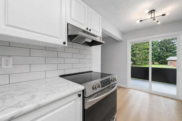 5315 53 AVE NW #1, Calgary, AB T3A 2E7